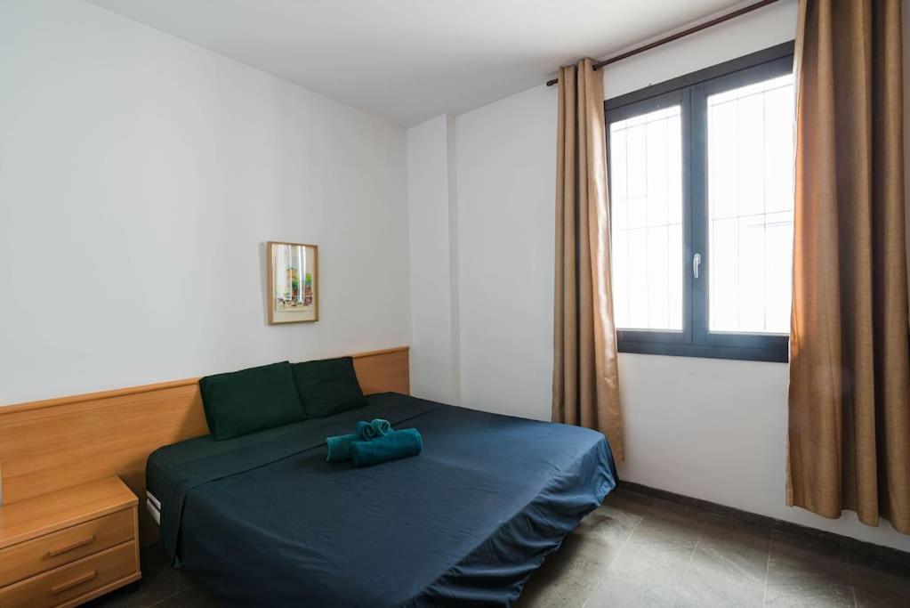 Apartament Cosy Flat W/ Beautiful Views And Cute Balcony Grenada Zewnętrze zdjęcie